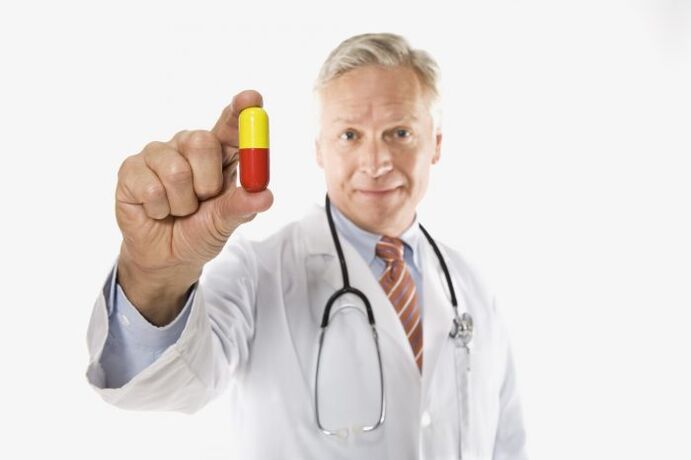 Doctor provides medicine to treat prostatitis